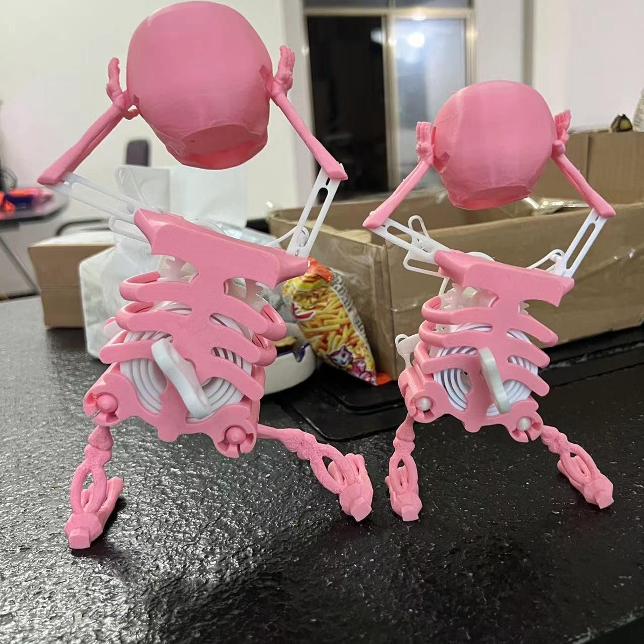Dancing Skeleton, Skull Dance Toy, Stress Relief Toys Skeleton Man Swinging Clockwork Cykapu